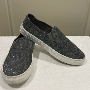 Atmosphere women’s Slip on Glitter sneakers size 6 grey white